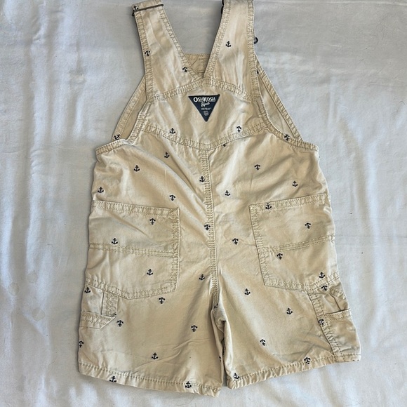 OshKosh B'gosh Tan Overall shorts w/ anchor design & adjustable shoulder straps - Picture 3 of 5
